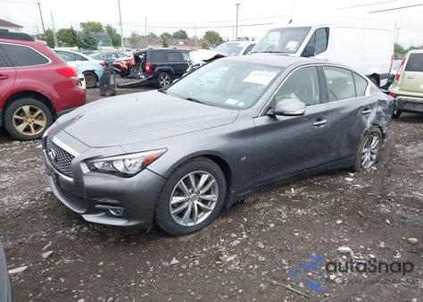 2015 Infiniti Q50 Premium z USA, uszkodzony, nr VIN JN1BV7ARXFM422748